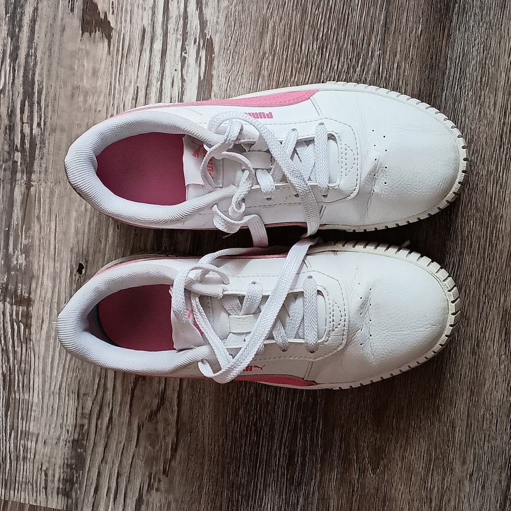 Kids Puma shoes